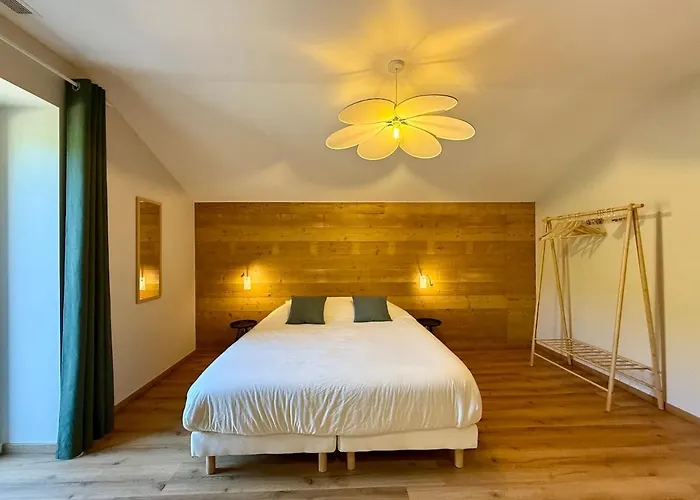 Holiday home Maison Loulou - 14pers - Jacuzzi - Petanque - Baby Foot