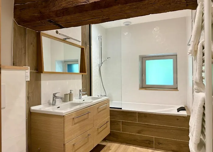 Maison Loulou - 14pers - Jacuzzi - Petanque - Baby Foot Holiday home