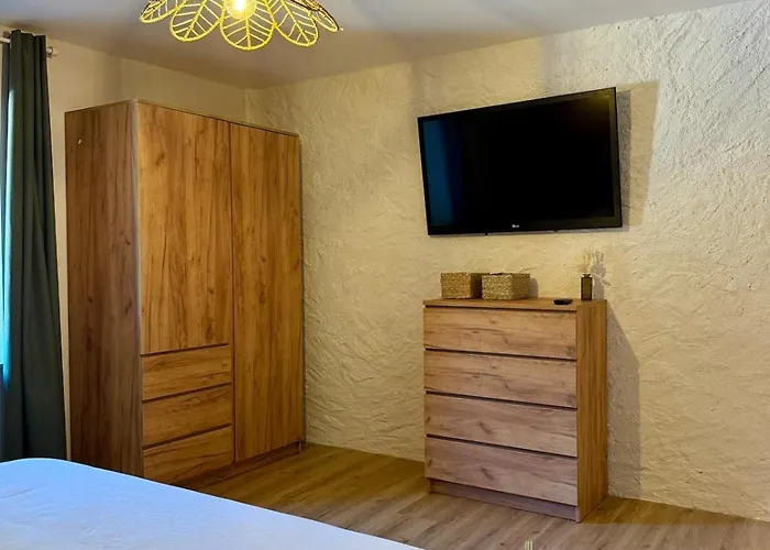 Maison Loulou - 14pers - Jacuzzi - Petanque - Baby Foot * Urimenil