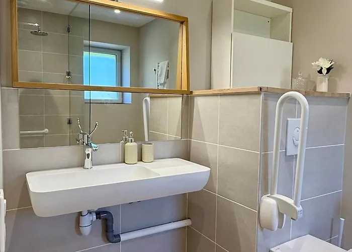 Maison Loulou - 14pers - Jacuzzi - Petanque - Baby Foot Holiday home *