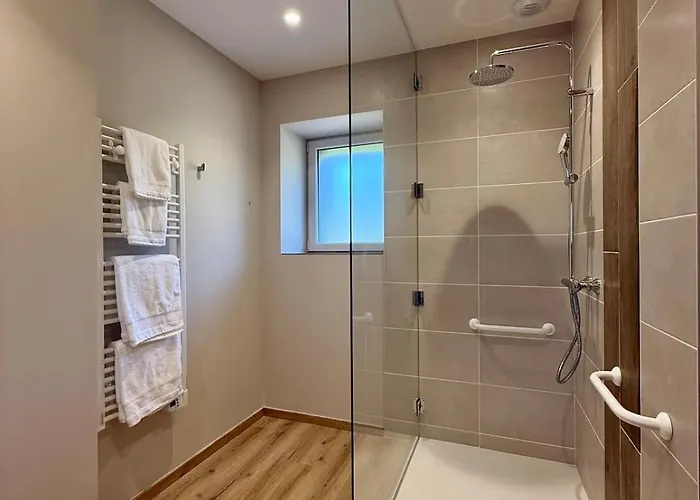 Maison Loulou - 14pers - Jacuzzi - Petanque - Baby Foot Holiday home Urimenil