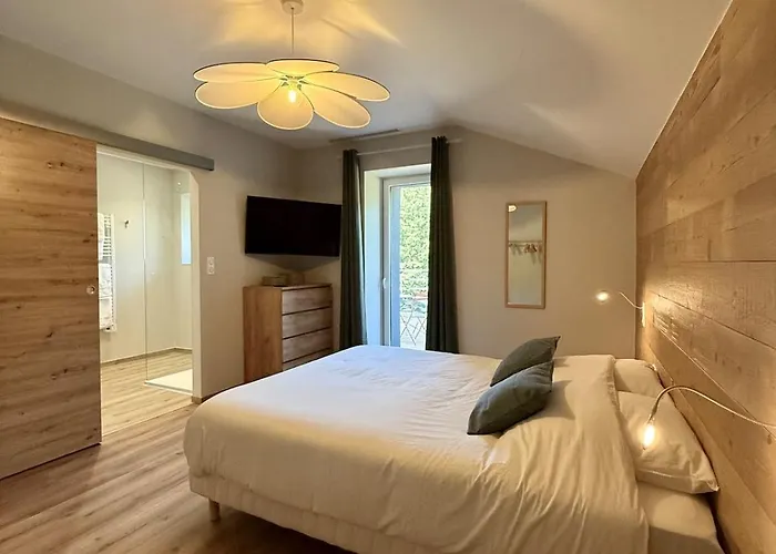 Maison Loulou - 14pers - Jacuzzi - Petanque - Baby Foot Holiday home